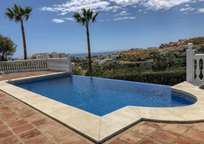 Marbella-Miraflores-VVB-pool+view